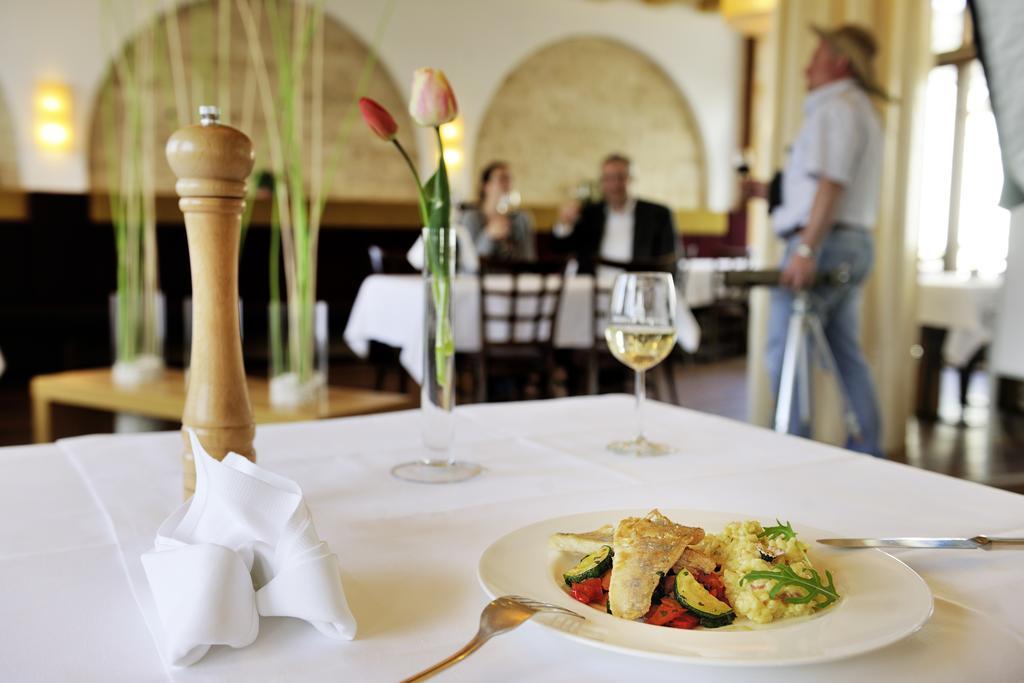 Hotel Zur Post Illmitz Eksteriør bilde